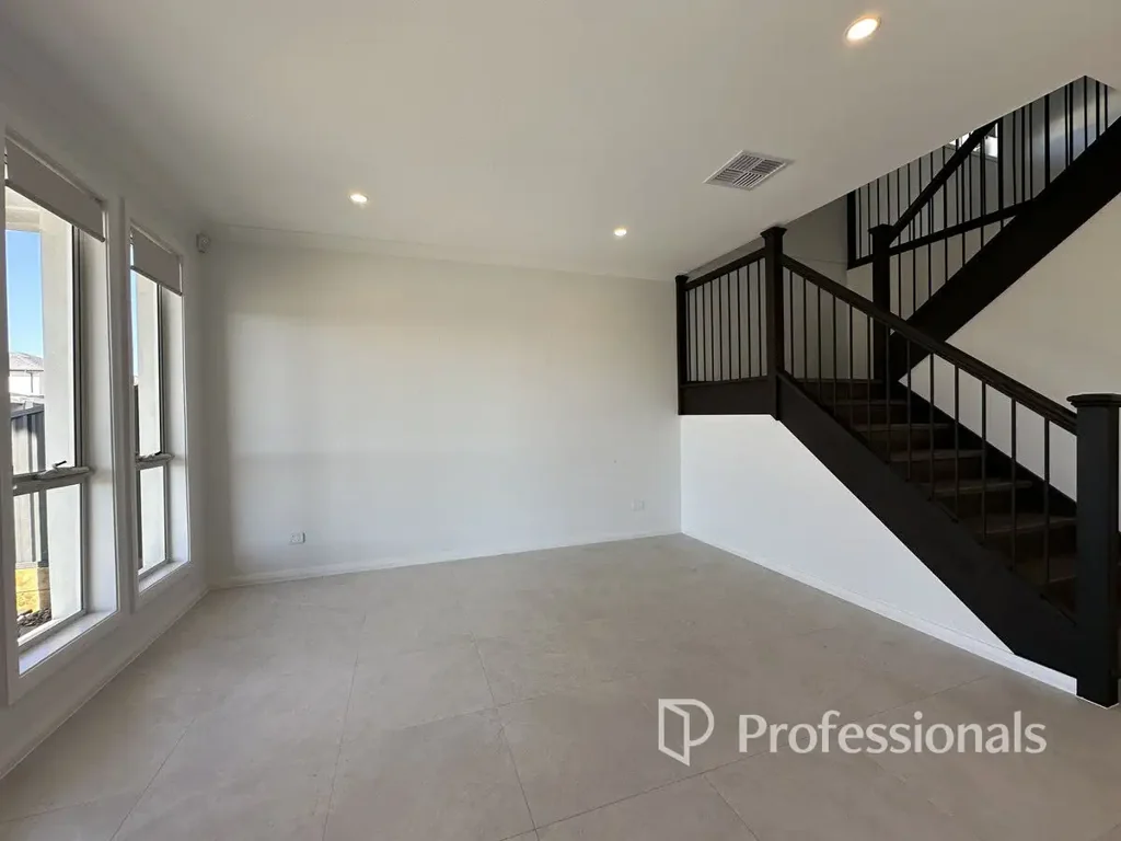 5 bedroom Home!!!