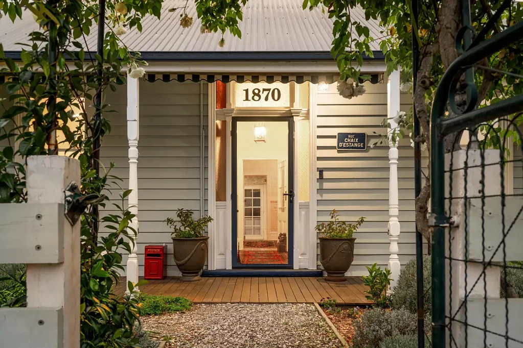 Lancefield 3部屋 Premium Location | Beautifully Restored Circa 1870 Georgian Home
