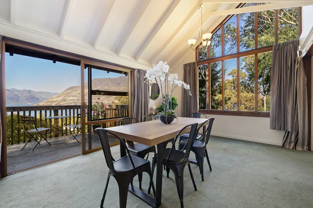 44 Arawata Terrace, Sunshine Bay