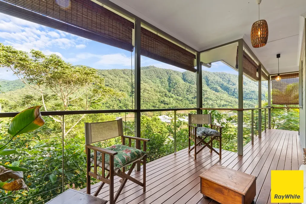 10 Stack Close, Redlynch, QLD 4870