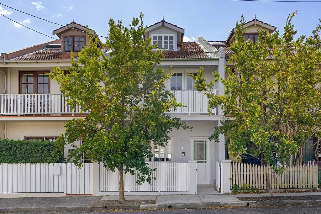 Leichhardt 4બેડરૂમ Renovated terrace with north-facing courtyard