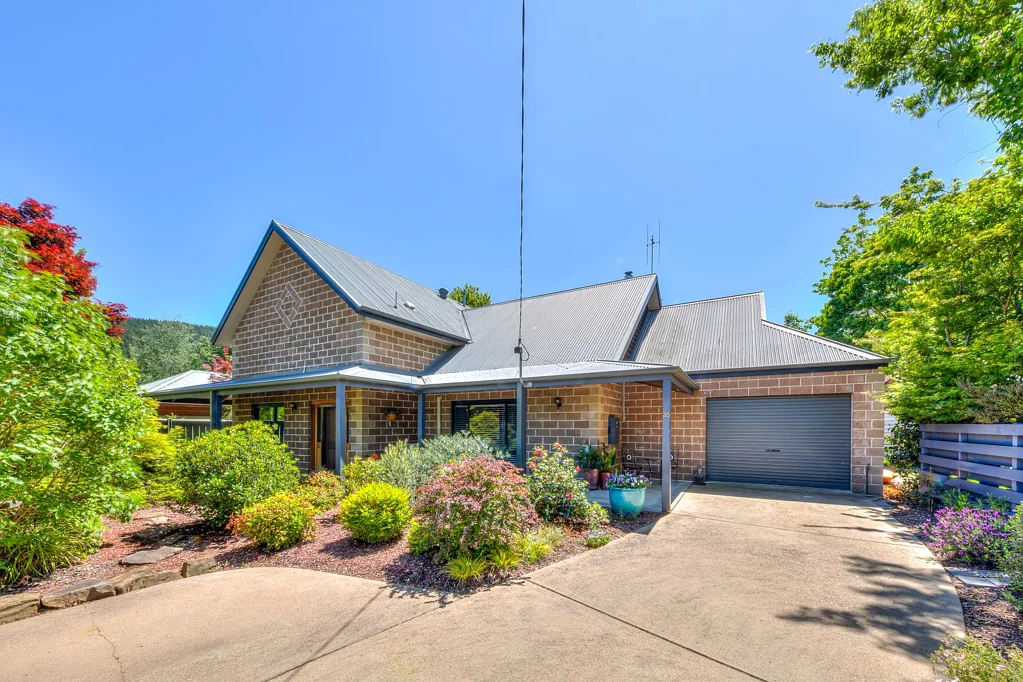 35 Toorak Road, Bright, VIC 3741