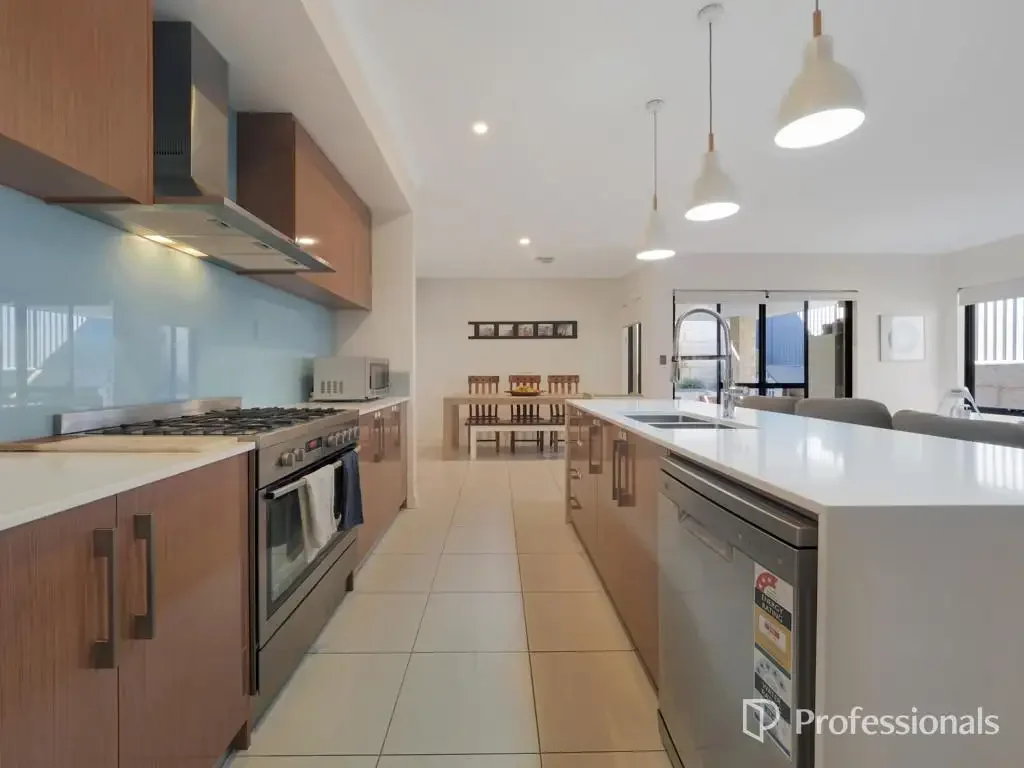 Eglinton 4房  4 x 2 + Study + Extra Living = Serious Family Space!