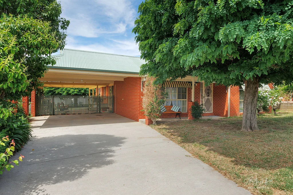 1 NEWMAN CRESCENT, Wodonga, VIC 3690