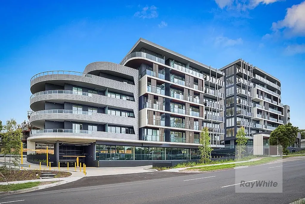 NEAR NEW LUXURY ONE BEDROOM APARTMENT!