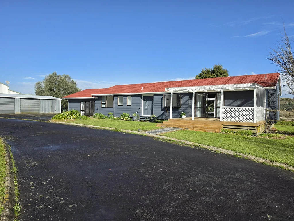 Spacious Refurbished 5-Bedroom Lifestyle