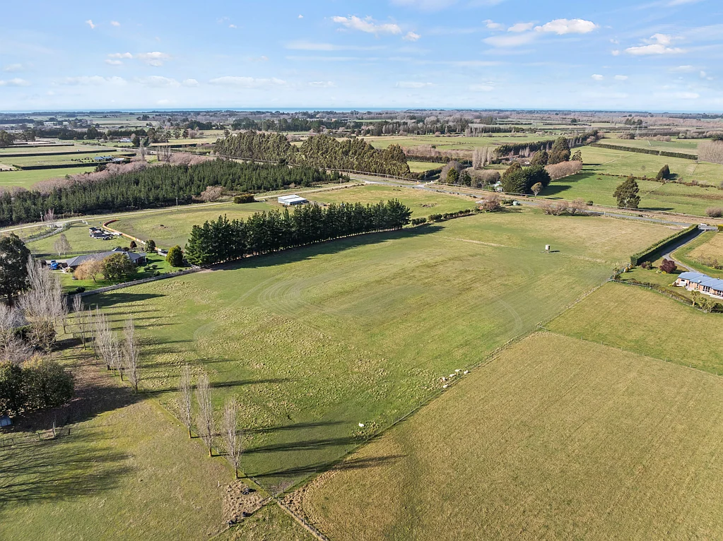 Sefton Lifestyle Perfection - 4 Ha with Elevated Views