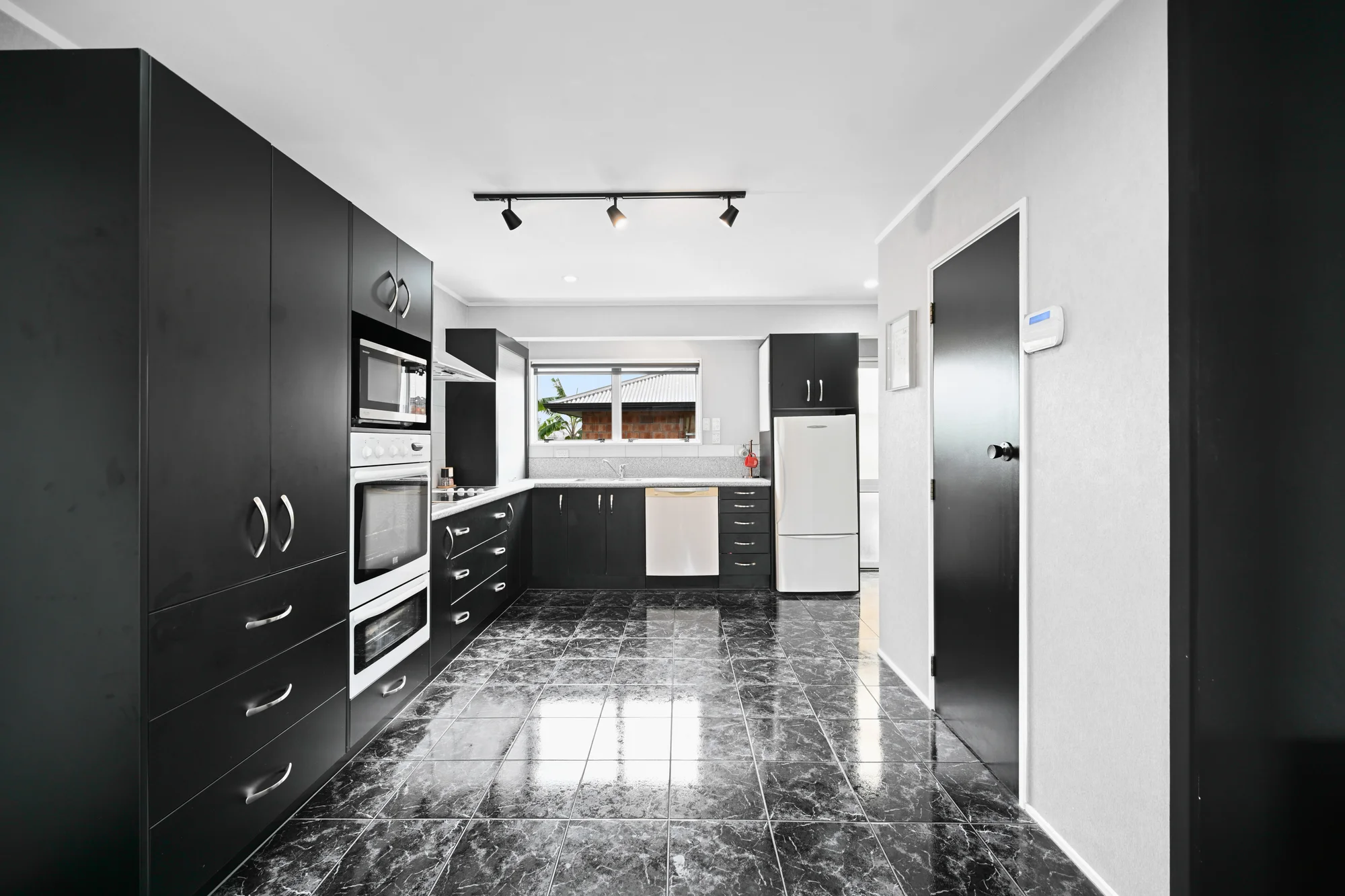 Nawton 3chambre Private. Huge Bedrooms. Close to Te Rapa