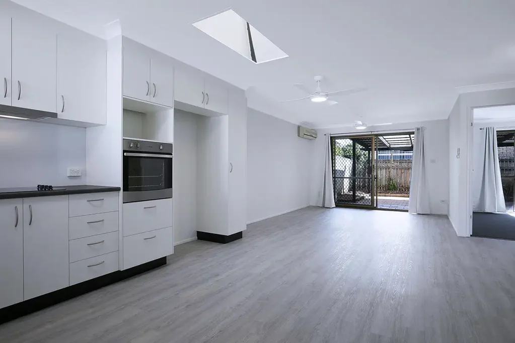 Renovated villa with air con with 2 car spaces!