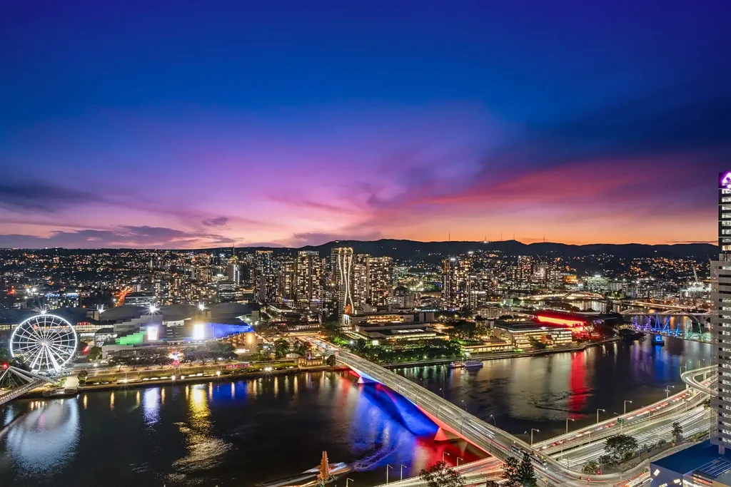 Brisbane City 3Zimmer Elegant Renovation, Iconic Location - This is Brisbane at Its Best