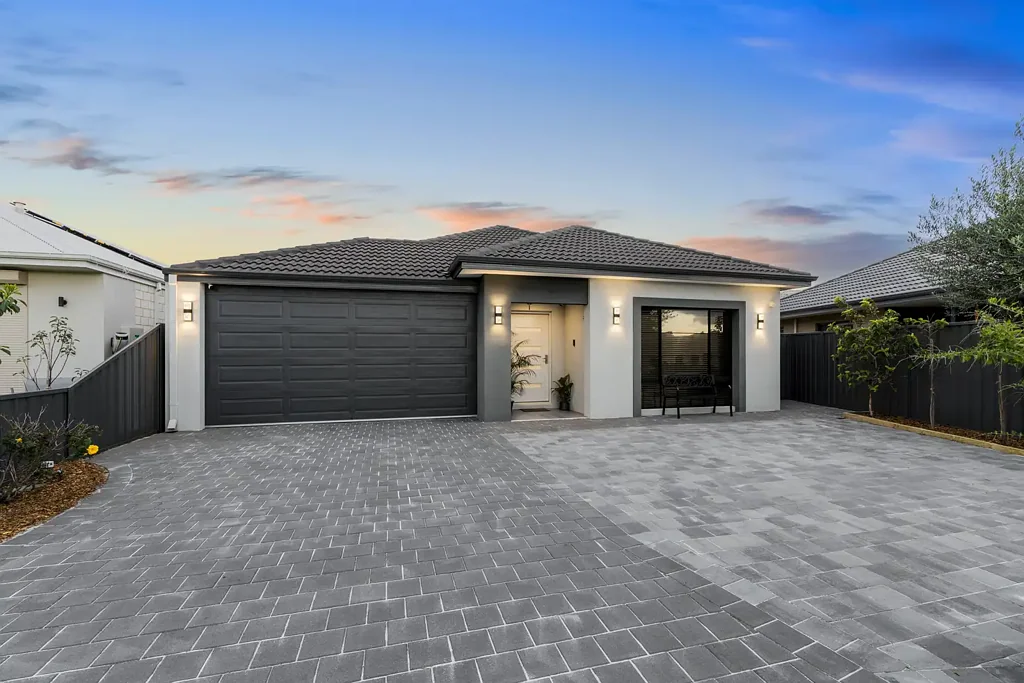 Piara Waters 5房  Luxury Family Living in the Heart of Piara Waters - Space, Style & Smart Design!