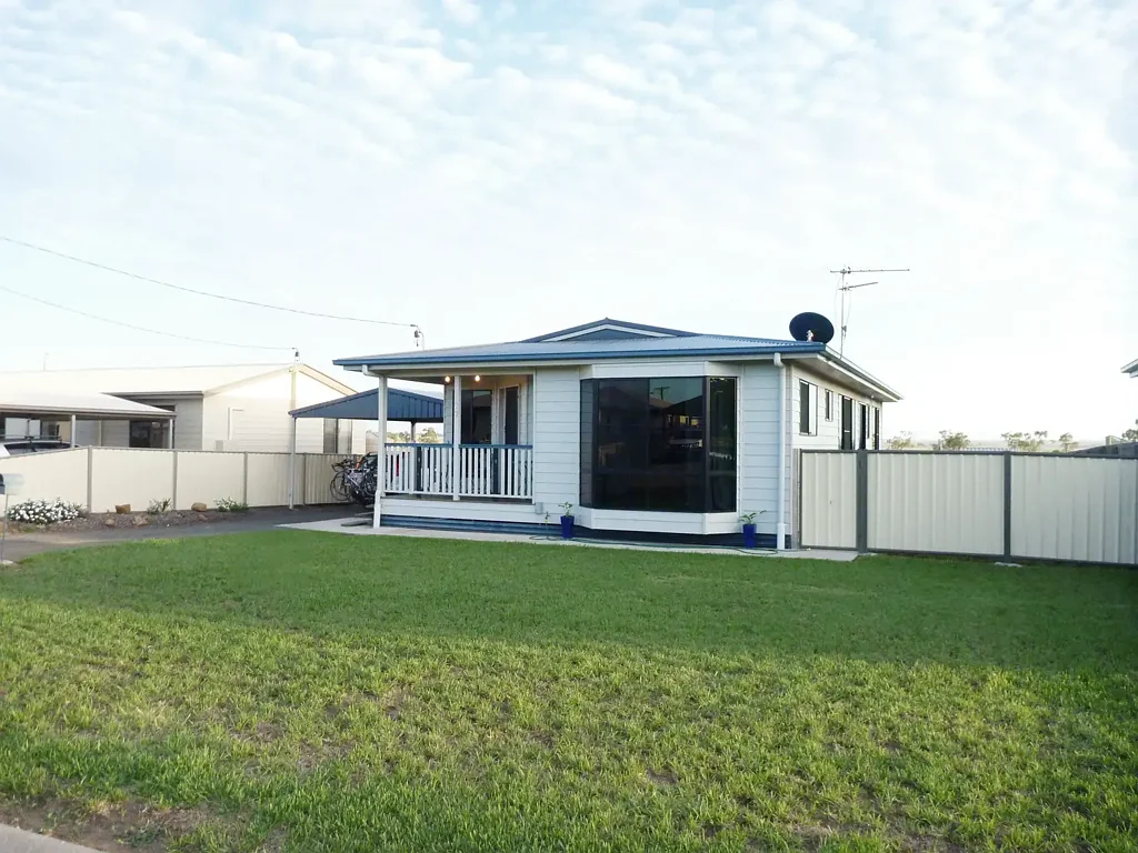 27 Robusta Drive, Roma, QLD 4455