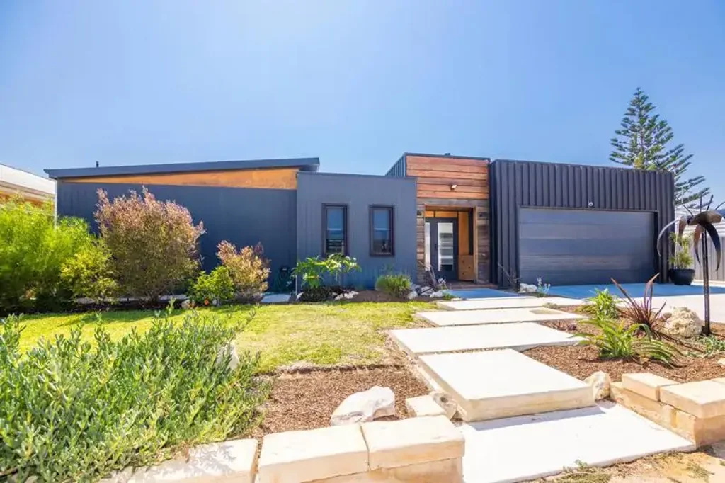 10 Heales Way, Green Head, WA 6514