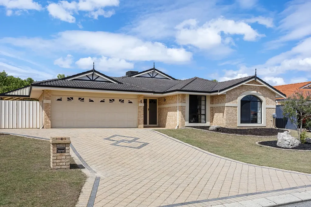 Thornlie 5Phòng ngủ Spacious Family Living with Character, Size & Versatility