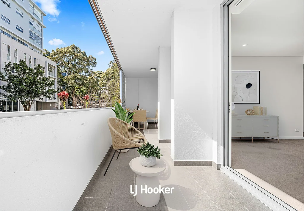 Gordon 1Kwarto Spacious North Facing Home with a Expansive Entertainer's Balcony in a Prime Gordon Setting
