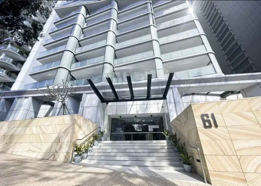 Milsons Point 1房 Gaggenau电器 超大阳台全景视野 开放式生活露台 礼宾服务 海滨步道近邻 Executive 1 Bedroom Residence located in the Luxury Residential building 'BLUE'