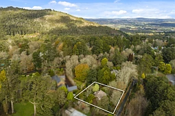 6 Coggers Lane, Mount Macedon