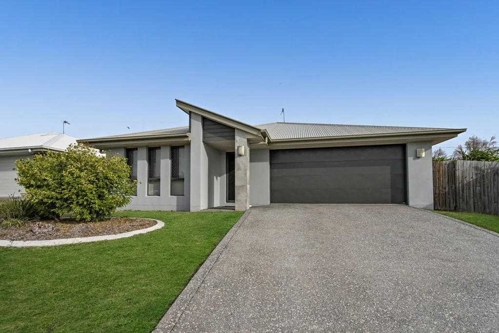 54 Seahaven Circuit, Pialba, QLD 4655
