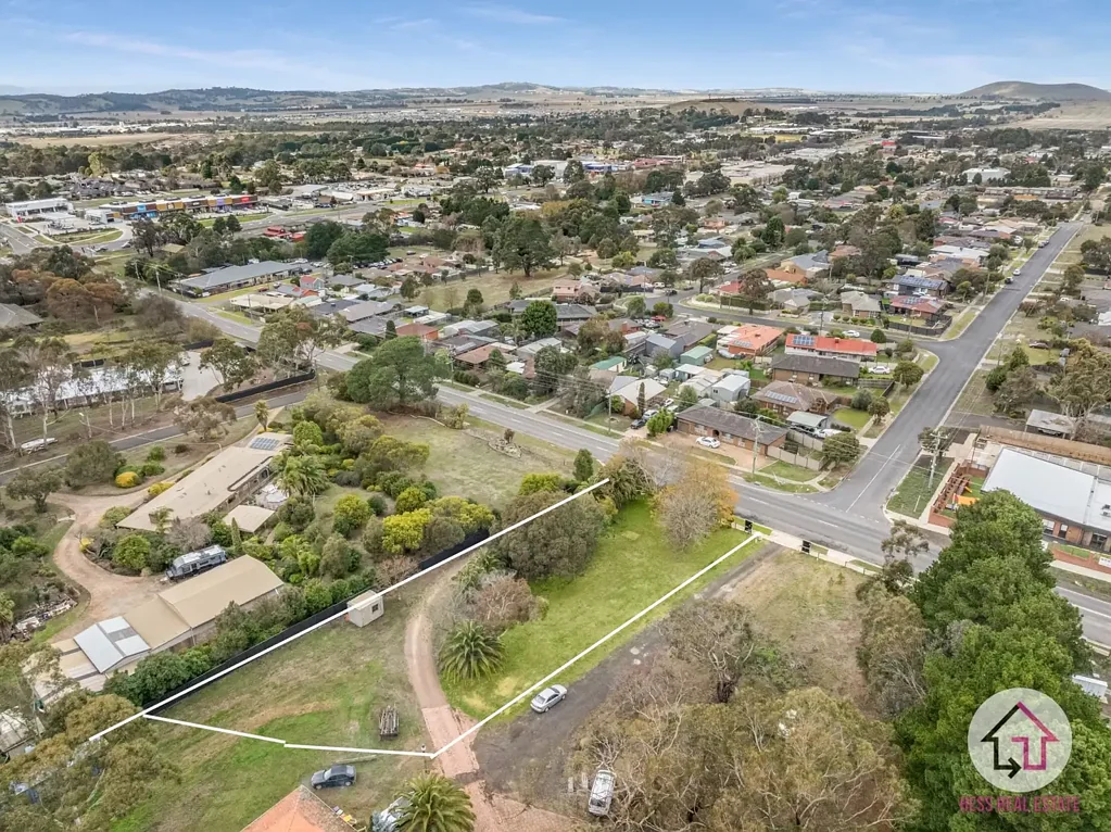 Wallan  TITLTED 2000 SQM RESIDENTIAL BLOCK CLOSE TO TOWN