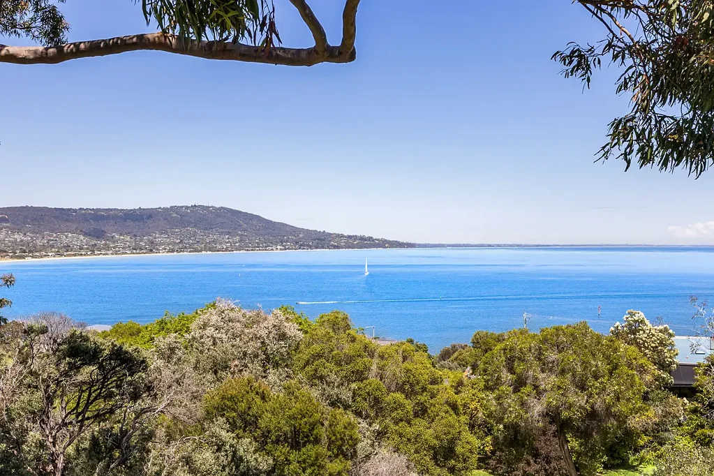 Mount Martha 4部屋 A RARE MOUNT MARTHA HOLDING WITH EXPANSIVE PORT PHILLIP BAY VIEWS