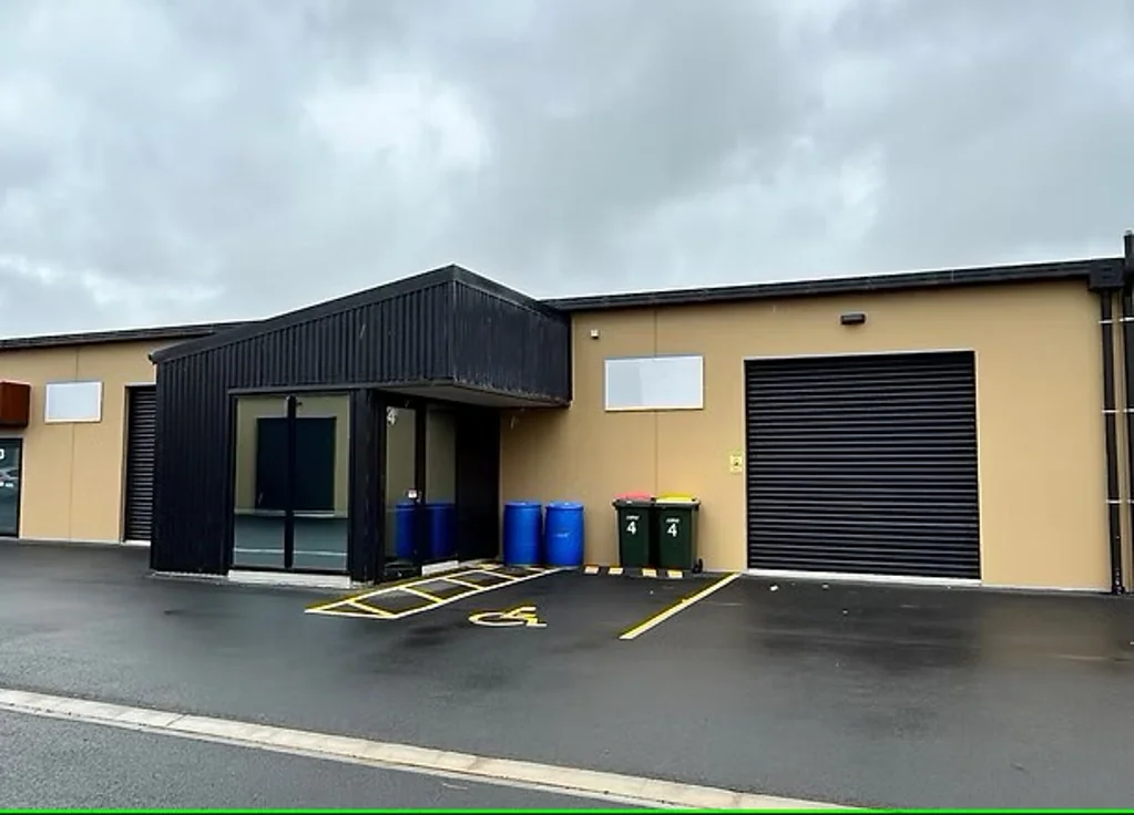 Rolleston 118m2 Warehouse available for Lease