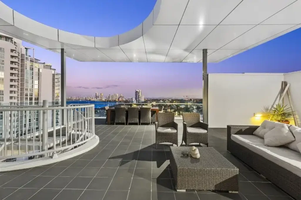 802/20 Labrador Street, Labrador, QLD 4215