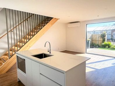 Sunny Richmond Townhouse - Easy Care!