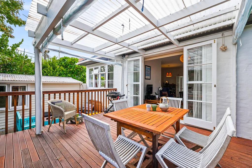 Narrow Neck 3બેડરૂમ Bungalow plus studio – vendor moving north
