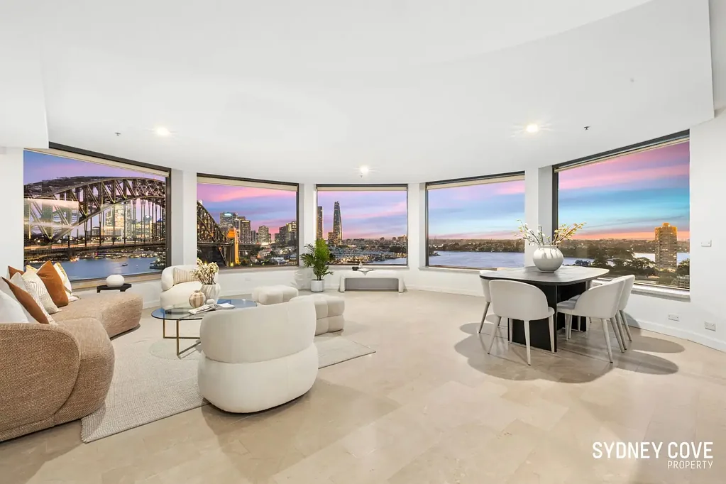 Milsons Point 3房 Pinnacle顶层壮丽港景 206㎡奢阔空间 高端厨房 主卧套间 私人阳台 双车库 社区泳池健身房 A RARE OPPORTUNITY WITH WORLD CLASS VIEWS IN MILSONS POINT