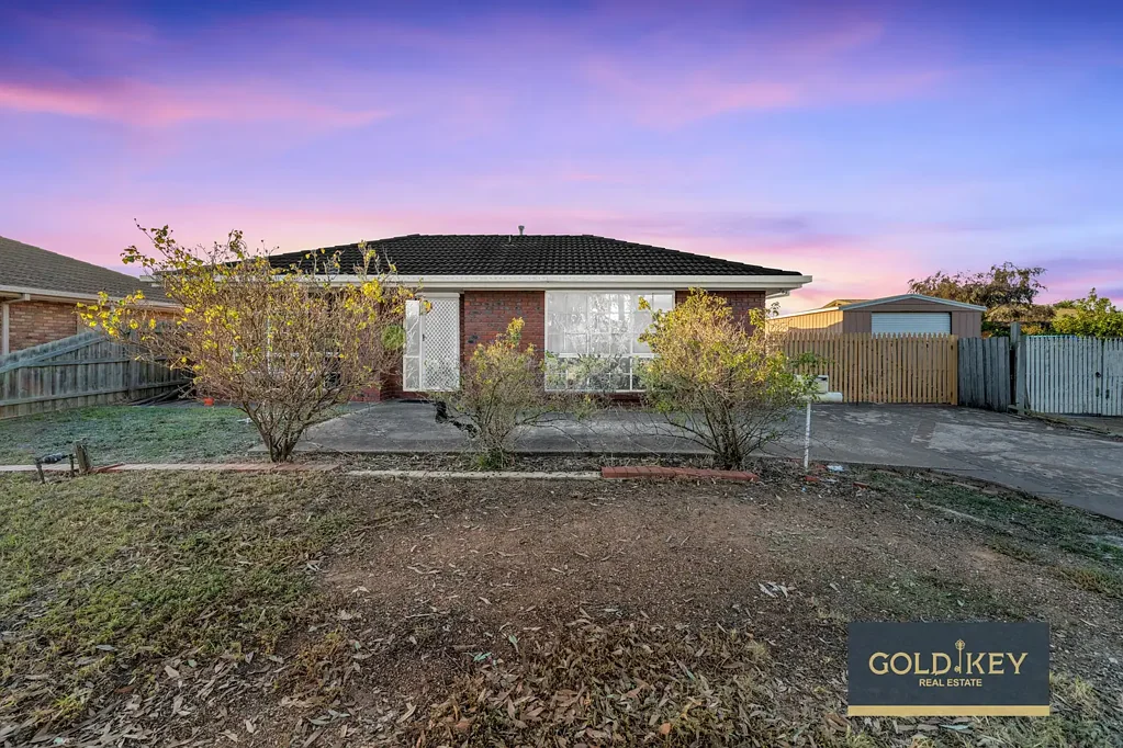 10 Pardalote Close, Werribee, VIC 3030