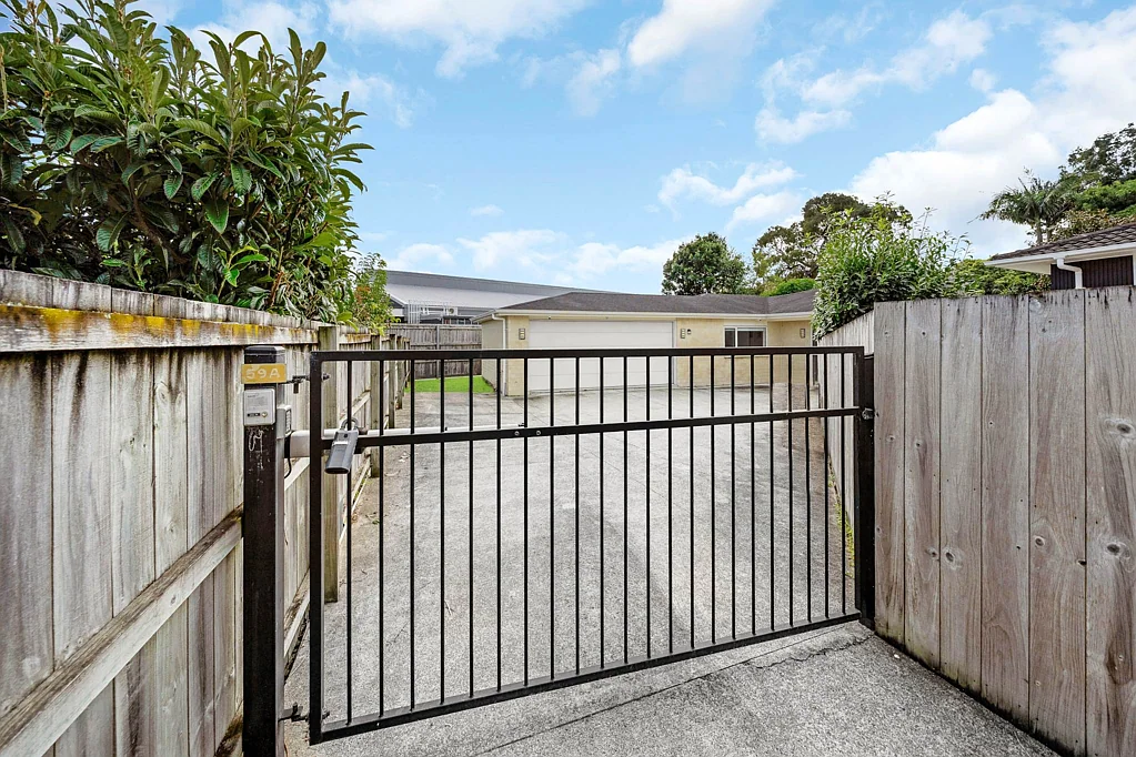 Avondale 4Moenga Vendor Purchased, Must Sell - Ignore CV