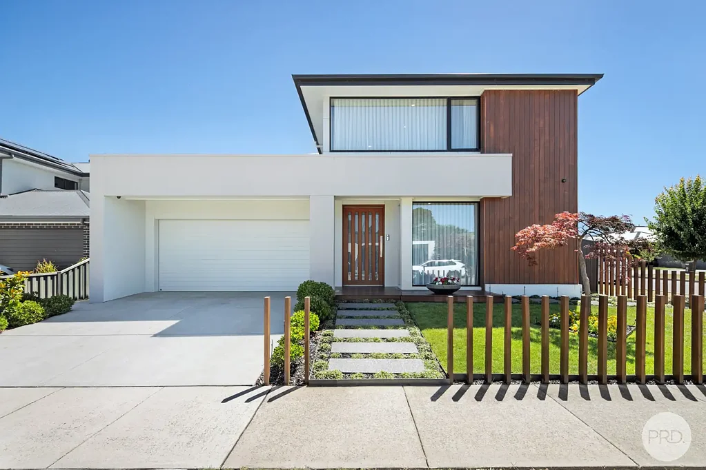 Lake Gardens 4 Bedroom Designer Living At It's Best In Lake Gardens - Book Your Private Inspection Today