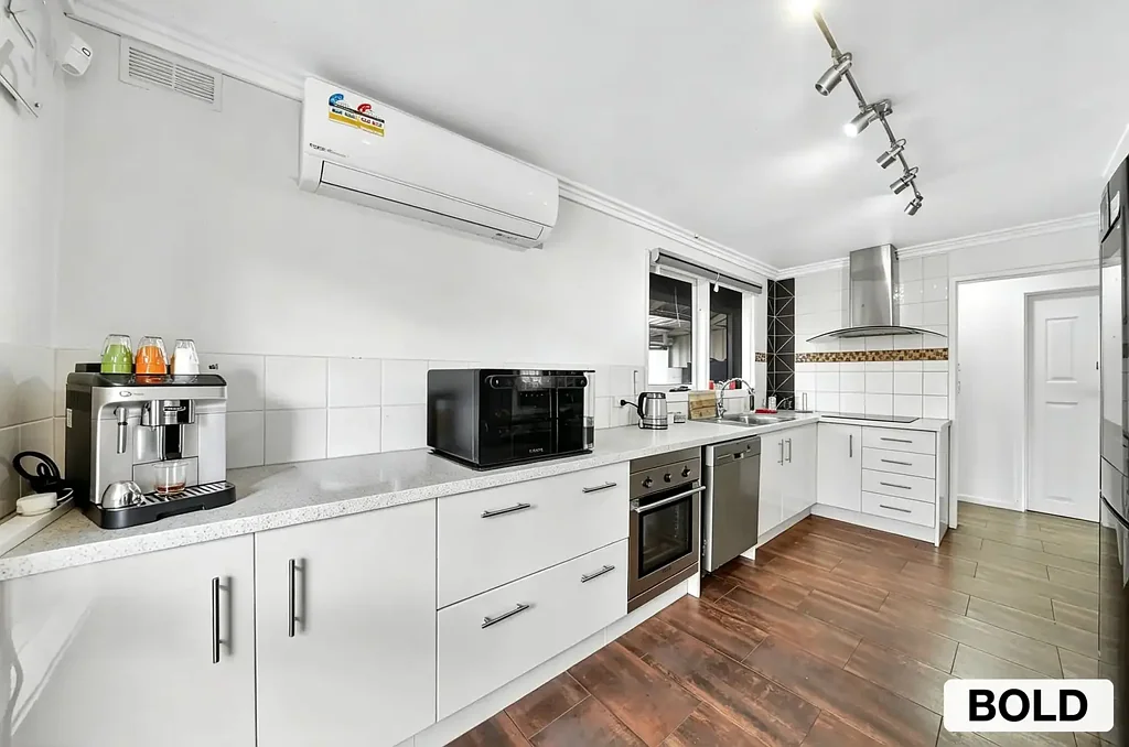 Spacious 4-Bedroom Home with Courtyard and Solar Panels