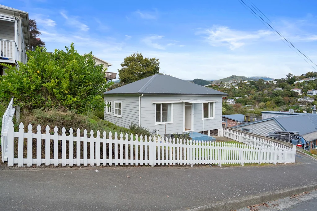 Stepneyville 3 Bedroom Sweet City Pad