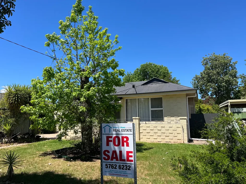 Benalla 2कमरा A Select Location in quiet Avenue!