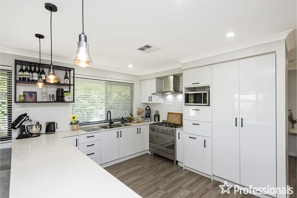 6 Makin Court, Byford, WA 6122