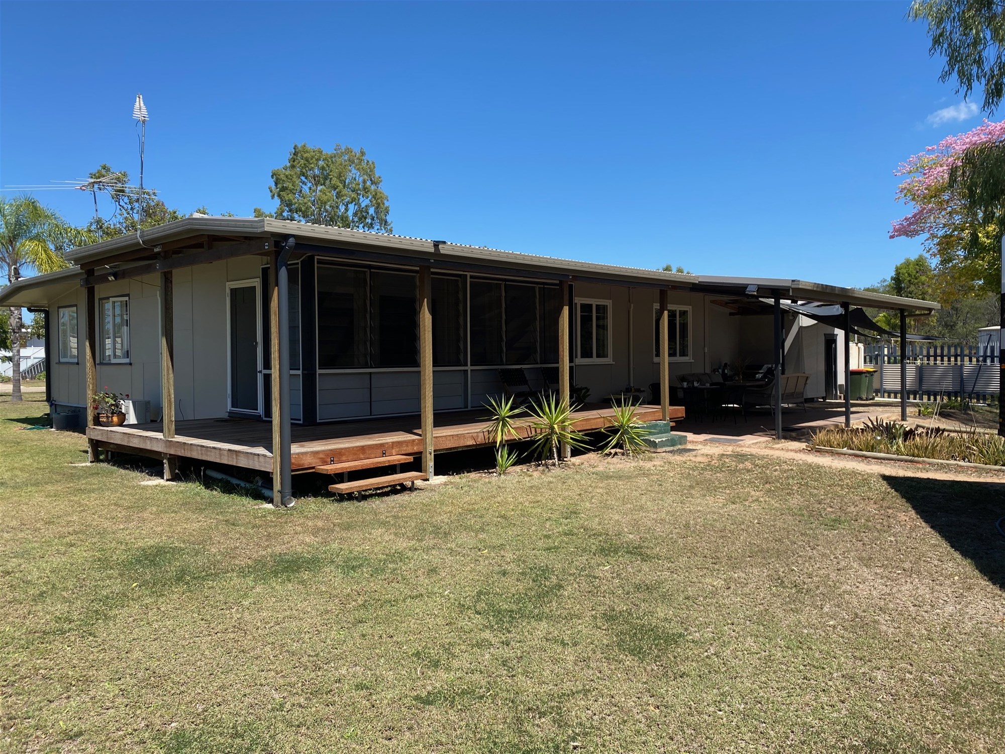 6 HILLVIEW CR, COLLINSVILLE QLD 4804, 0房, 0浴, House