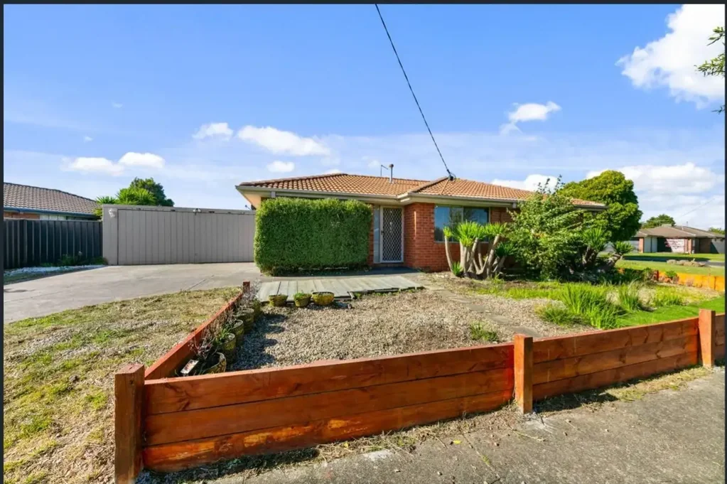 Spacious Three-Bedroom Home in a Convenient Craigieburn Location
