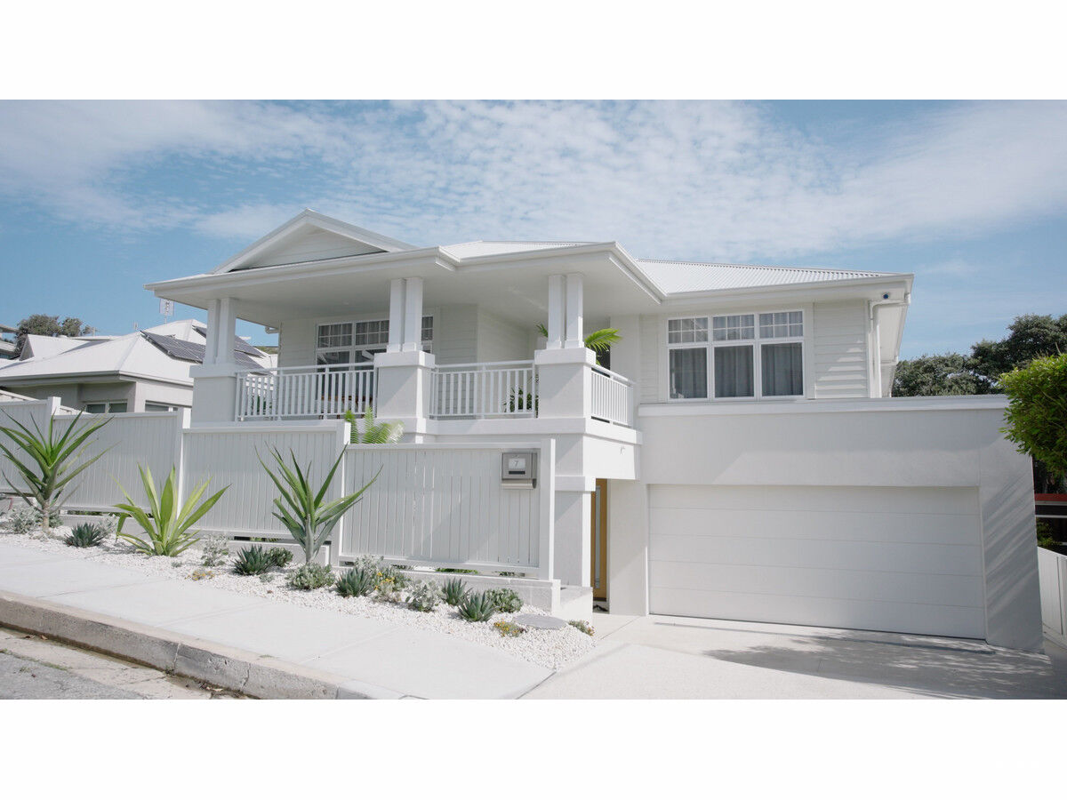 7 WRIGHTSON AV, BAR BEACH NSW 2300, 0 rūma, 0 rūma horoi, House