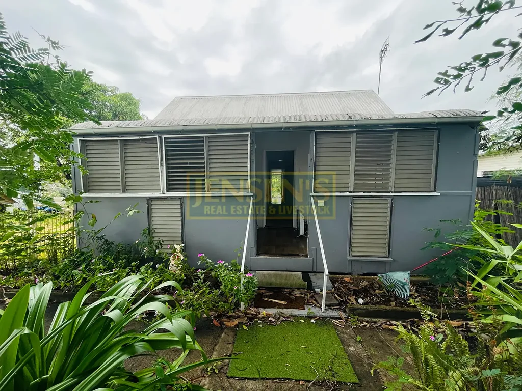 17 Racecourse Road, Richmond Hill, QLD 4820