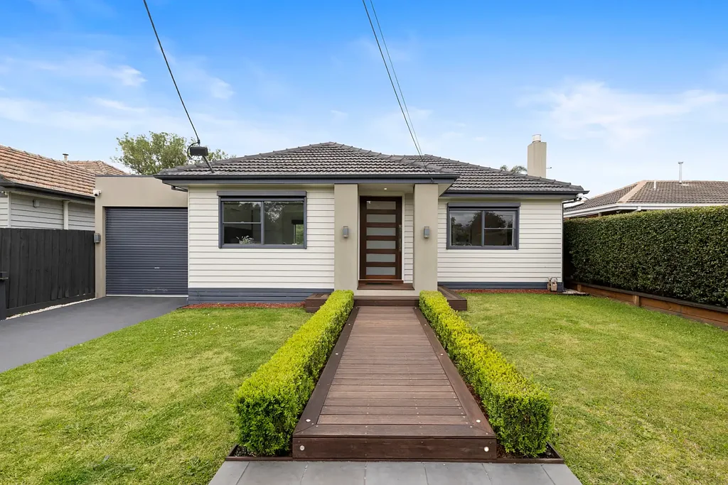 Cheltenham 4Kwarto 2 Homes & Too Much Technology to List!