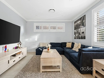 2/74B Girraween Road, Girraween, NSW 2145, 5房, 3浴, House