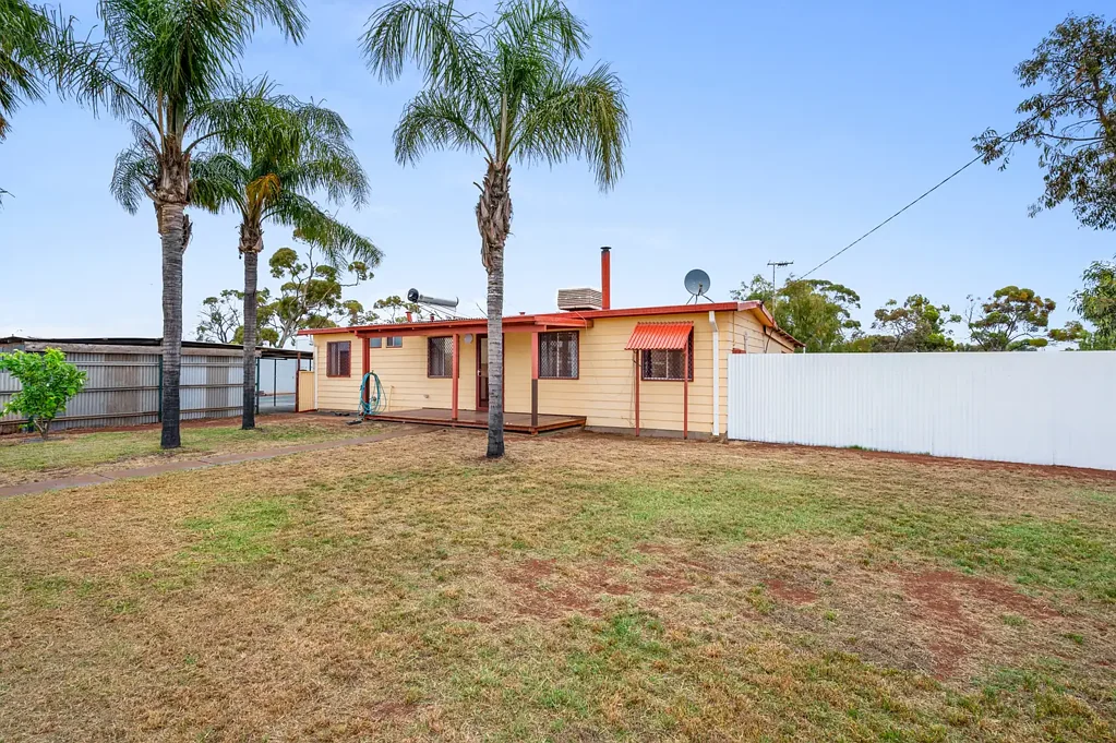 Boulder 4Kwarto Spacious Four-Bedroom, Two-Bathroom Home on a Corner Block with a Big Shed!