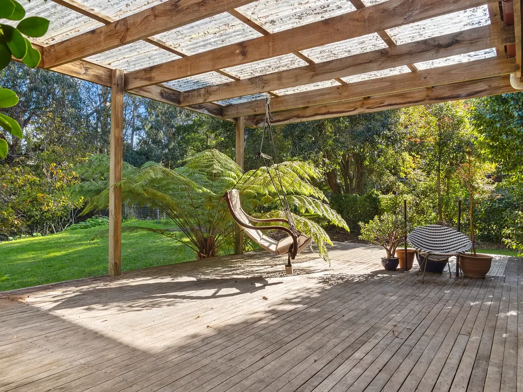 Foster 3房  Character home, picturesque creekfront location