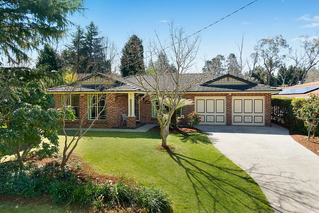 9 Beatty Road, Wentworth Falls, NSW 2782