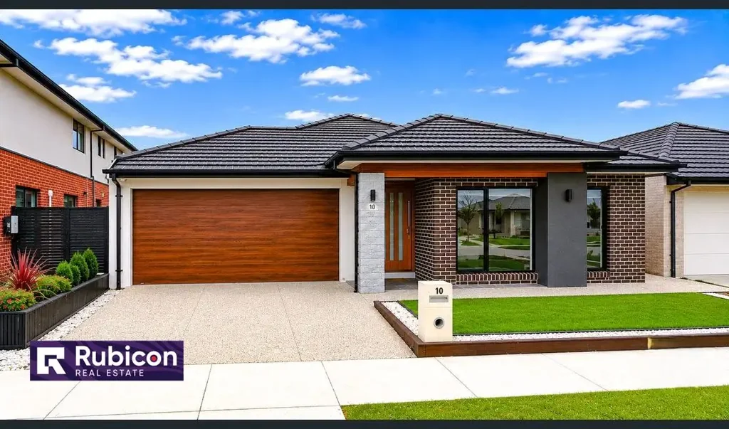 Deanside 4房 带有双厨房和卓越升级的优质家庭住宅 Premium Family Living with Two Kitchens and Exceptional Upgrades