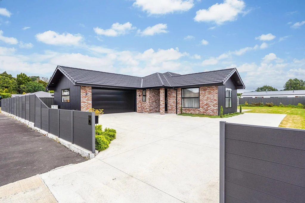 Pahiatua 4部屋 Striking, Sophisticated and Built to Impress!!