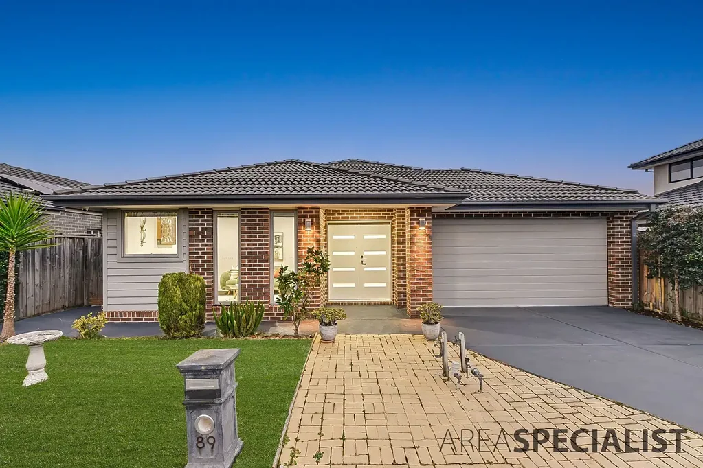 Cranbourne West 4ਬੈੱਡਰੂਮ Stylishly Presented Family Home in a Prime Location