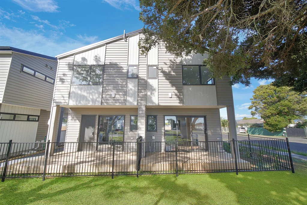 Manurewa 2Kwarto Modern Duplex with Extra Space