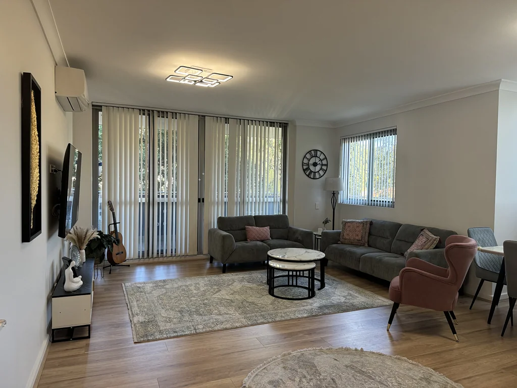 Baulkham Hills 2房  Modern Two-Bedroom Apartment in Prime Baulkham Hills Location